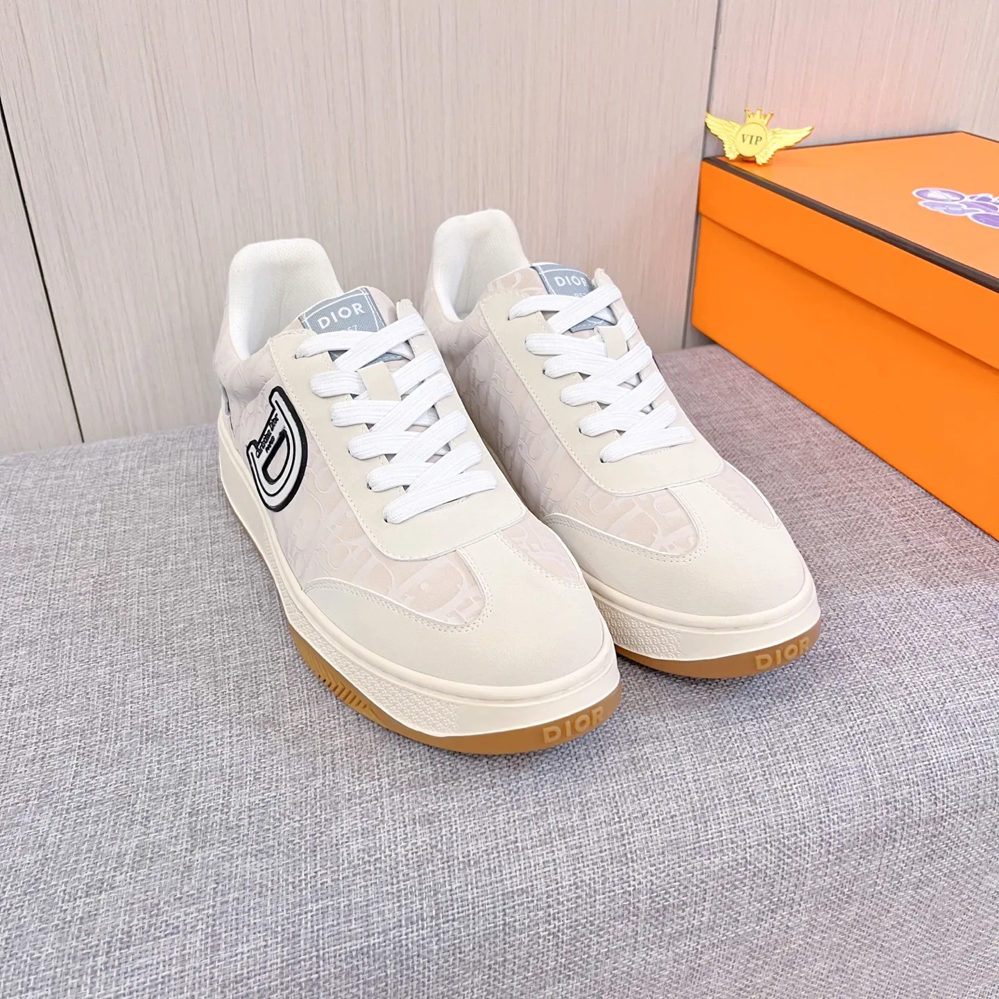 🚘🚘Factory batch 400💰[Dior]🔥Men's high-end brand of shoes official website 1:1 latest masterpiece: the upper is made of first-layer cowhide imported from Italy with a comfortable and breathable lining➕original non-slip and wear-resistant outsole🔥, making walking more convenient and comfortable! An exclusive new model, a stunning work, a beautiful 1:1 replica [color] compared to the official quality! Create a fashionable personality to set off your uniqueness! A must-have for trendy men! Classic🔥Size: 38-44 Color: 🔥Multiple colors available🔥.